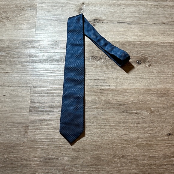 Oster Midnight Blue Tie - Picture 1 of 3